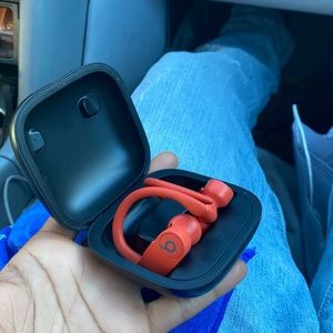 I’ve had them for 3 months i only used them once and I can meet you anywhere